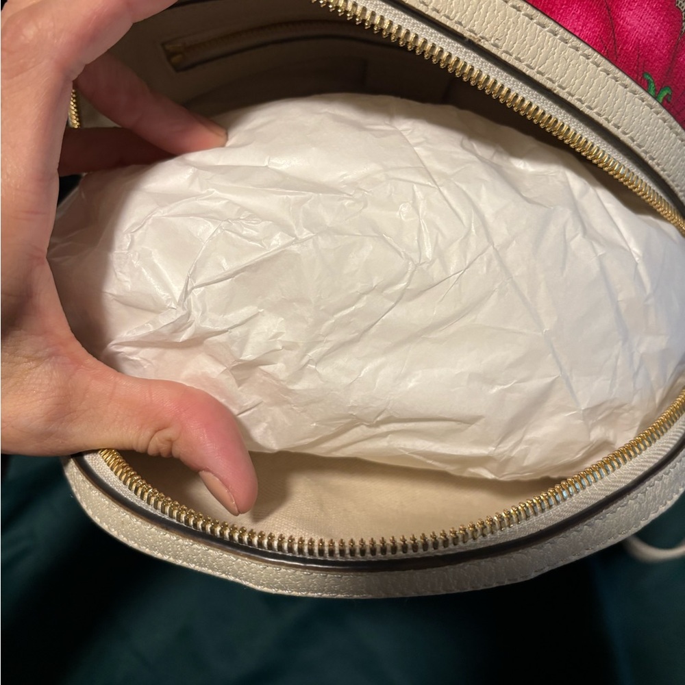 Gucci back pack - Picture 5 of 10